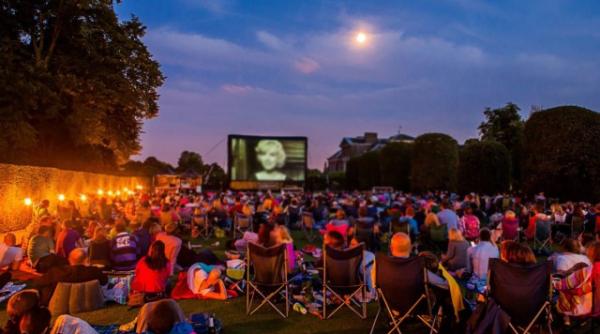 caravana tiff aduce la timisoara sase seri cu filme in aer liber