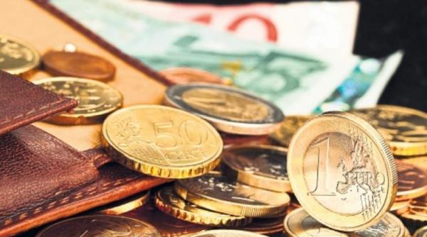 moneda nationala s a apreciat luni in fata euro pana la 4 6512 lei euro