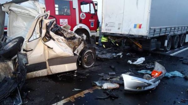 un sofer a murit dupa ce a intrat cu autoturismul intr o autoutilitara pe dn 22c in apropiere de medgidia