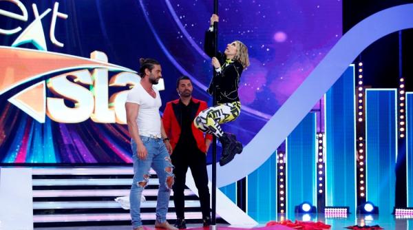 pepe lidia buble si dorian popa acrobatii la bara la next star