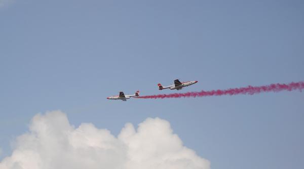 galerie foto bias 2018 spectacol de forta aeriana cu 150 de aeronave si peste 100 de piloti si parasutisti din 13 tari