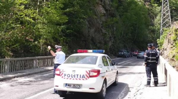 circulatia a fost restrictionata pe transfagarasan din cauza caderilor de pietre de pe versant