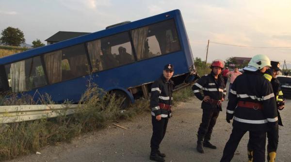un autobuz plin cu pasageri a derapat si a iesit de pe carosabil in buzau