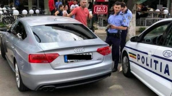 zeci de persoane au protestat la politia rutiera fata de retinerea permisului romanului cu masina inmatriculata in suedia