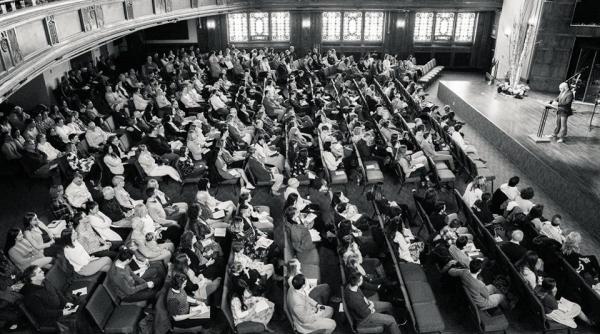 pastor arestat dupa ce a supus mai multi enoriasi la ritualuri violente