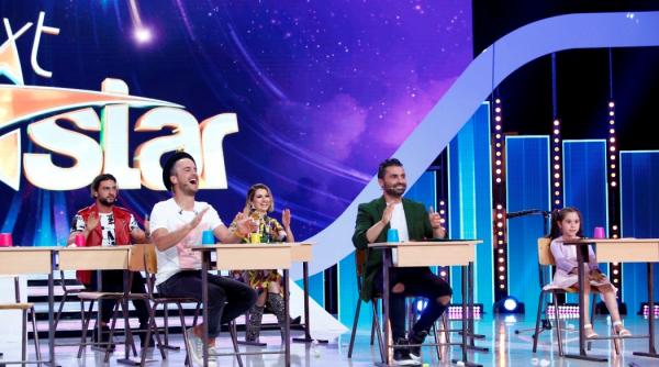 protest spontan impotriva unui jurat in culise la next star
