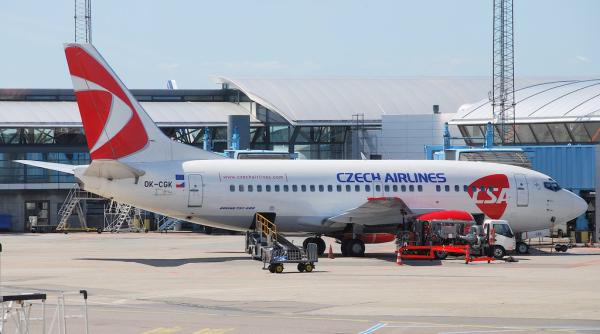 un avion al companiei czech airlines evacuat din cauza detectarii de fum in cabina