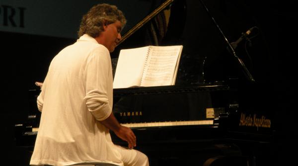 andrea bocelli va canta pentru papa francisc