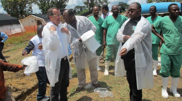 cel putin 33 de morti in epidemia de ebola din rp congo