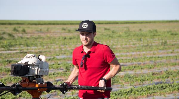 serban copot castigatorul celei de a cincea editii poftiti la nea marin