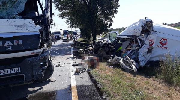 accident mortal pe dn7 la intrarea in localitatea sambateni
