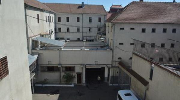 angajatii penitenciarului oradea au intrat in greva japoneza