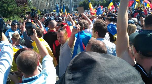 incidente in timpul protestului diasporei 5 persoane au fost afectate de gazele lacrimogene