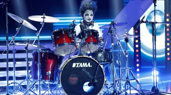 teatru de umbre si clovni percutie si dans bollywoodian sambata la next star