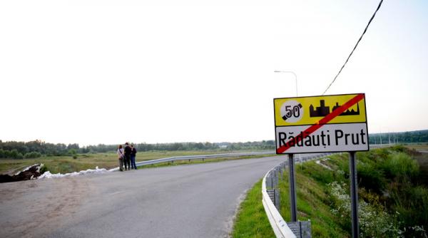 romania pierde anual sute de hectare de teren ca urmare a eroziunii malului drept al raului prut