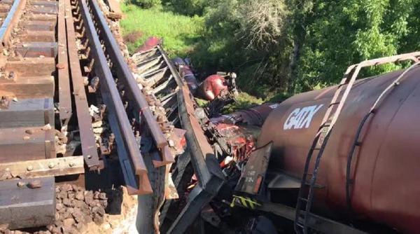 atentie cad poduri trenurile sunt in pericol