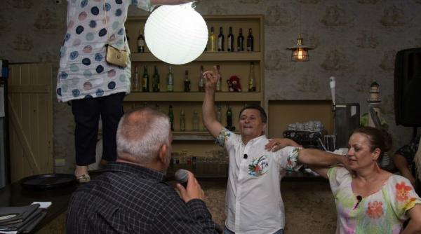 liviu varciu si andrei stefanescu dau o petrecere dominicana la poftiti la nea marin