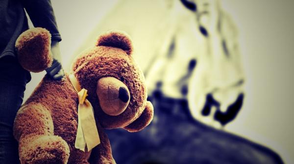 un german si a abuzat fiicele minore de sute de ori timp de 6 ani