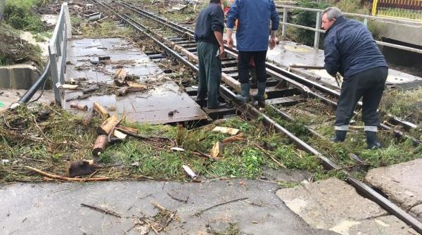 video moldova noua afectata de viituri dupa o ploaie torentiala