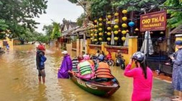 vietnam cinci persoane decedate si una disparuta in inundatiile si alunecarile de teren provocate de taifunul bebinca