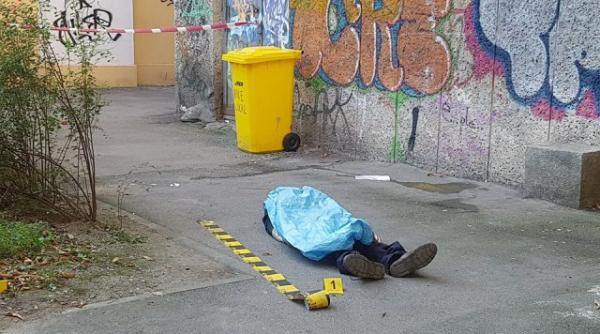 cadavrul unui barbat gasit in mijlocul unui trotuar din timisoara