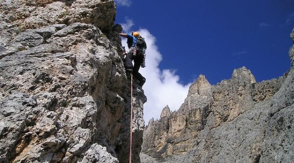 un alpinist italian a murit in alpii francezi