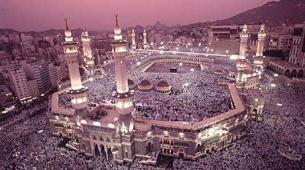 peste 2 milioane de musulmani celebreaza la mecca sarbatoarea sacrificiului