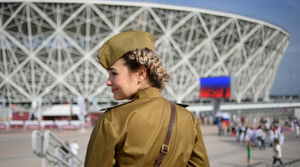 un deputat rus propune uniforme militare pentru profesori si elevi