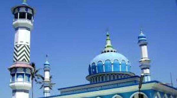 femeie din indonezia condamnata la 18 luni de inchisoare pentru ca s a plans de zgomotul facut de o moschee