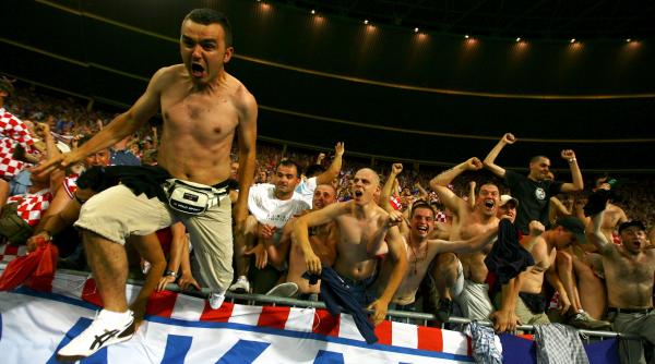 huliganii fotbalului ajung teza de doctorat