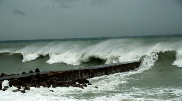 taifunul cimaron a lovit vestul japoniei