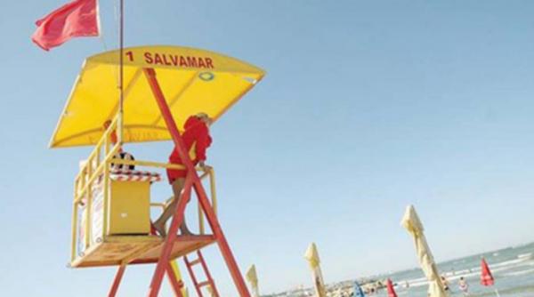 alerta la malul marii plajele din sudul litoralului stau sub avertismentul steagului rosu