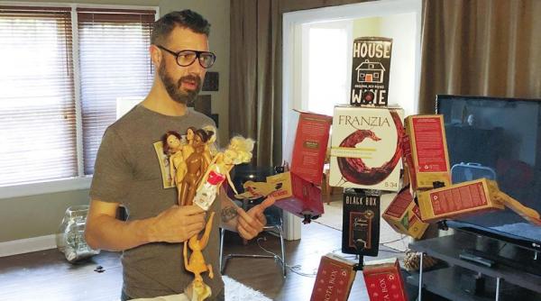 foto un american s a casatorit cu cineva facut din deseuri