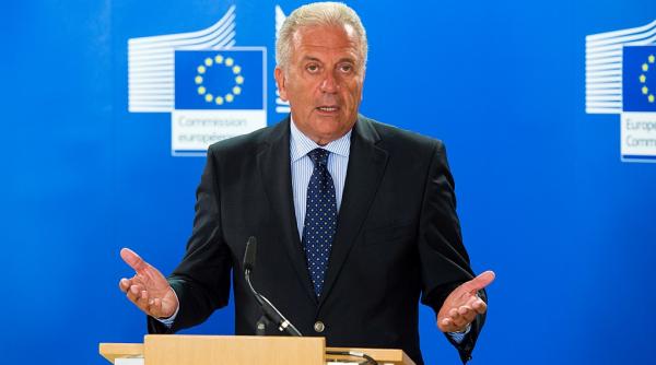 comisarul european pentru migratie despre criticile italiei