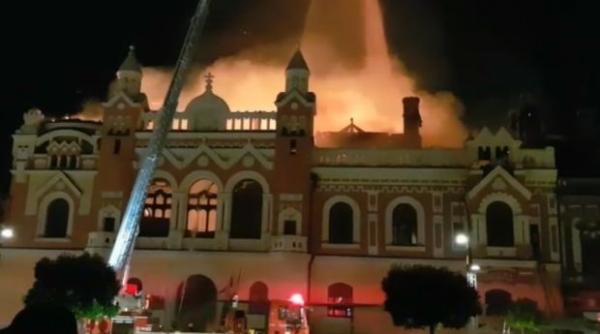 incendiul de la palatul episcopiei greco catolice a fost stins peste o suta de pompieri au intervenit