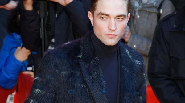 actorul robert pattinson este din nou singur