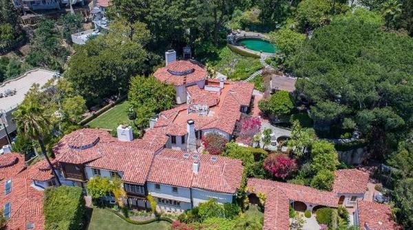 foto cum arata vila vedetelor de la hollywood