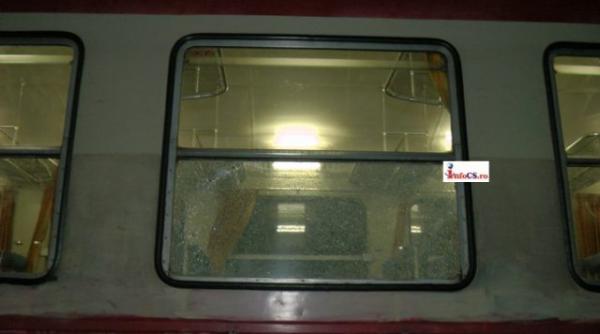 video atac armat asupra unui tren care se deplasa pe ruta timisoara resita