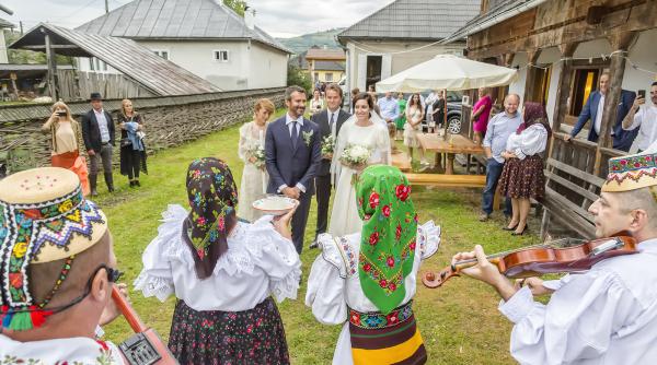 nunta de vis in maramures pentru monica si nicolai tand