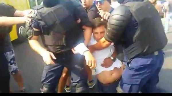 video abuz de putere al autoritatilor de la chisinau mascatii au evacuat 3 autocare cu unionisti