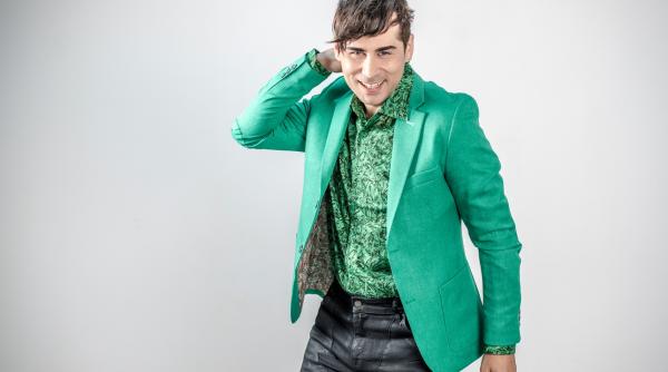 alin gheorghisan mi ar placea sa o imit pe ozana barabancea la te cunosc de undeva