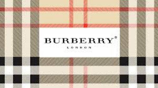 schimbare radicala la casa de moda burberry