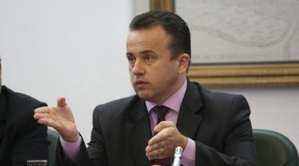 ce spune liviu pop despre schisoarea deschisa a gabrielei firea