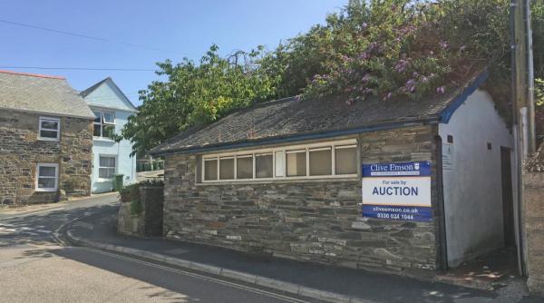 in marea britanie se vand toalete cu vedere la mare