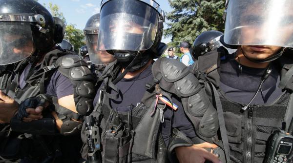 jandarmeria isi reface stocul de lacrimogene si aparatoare comanda de doua milioane de euro a fost plasata in preziua mitingului din 10 august
