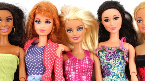 producatorul papusilor barbie se lanseaza in cinematografie