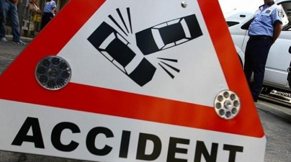 accident cu trei masini in sibiu o fetita de 7 ani a fost dusa de urgenta la spital