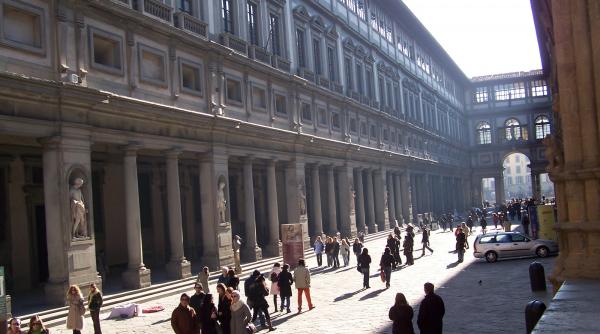 noi restrictii pentru persoanele care viziteaza florenta