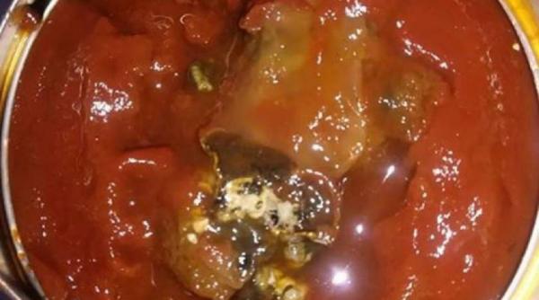 incredibil o femeie din botosani a gasit un soarece mort intr o cutie cu pasta de tomate