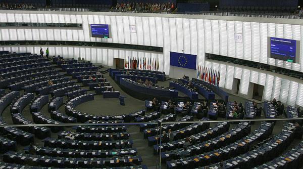 principalele publicatii poloneze lasa prima pagina alba un gest simbolic inaintea votarii directivei ue a drepturilor de autor